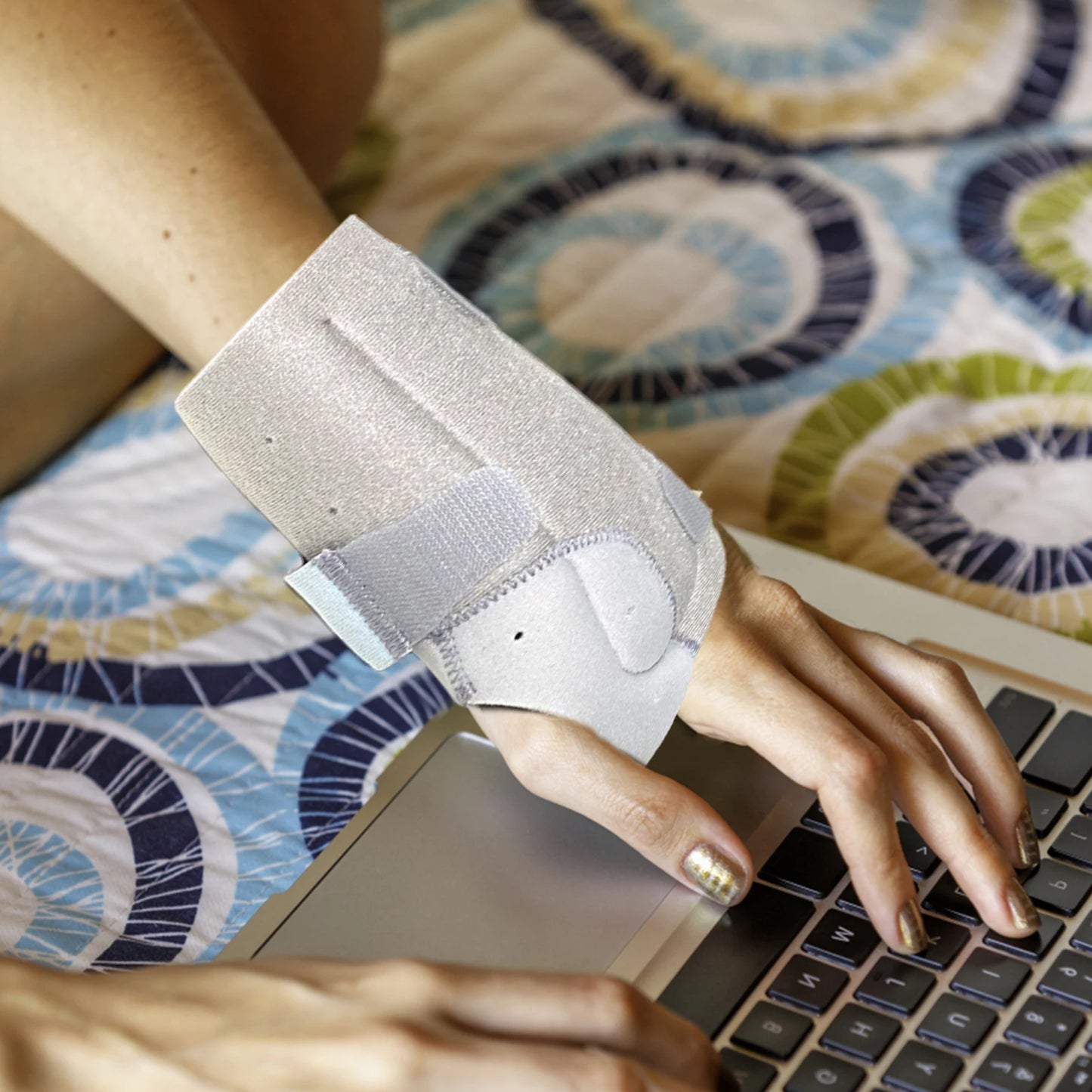Waist Bracer Wrist Support Splint Hand And Wrist Support For Carpal Tunnel And Tendonitis Left / Right Hand Available