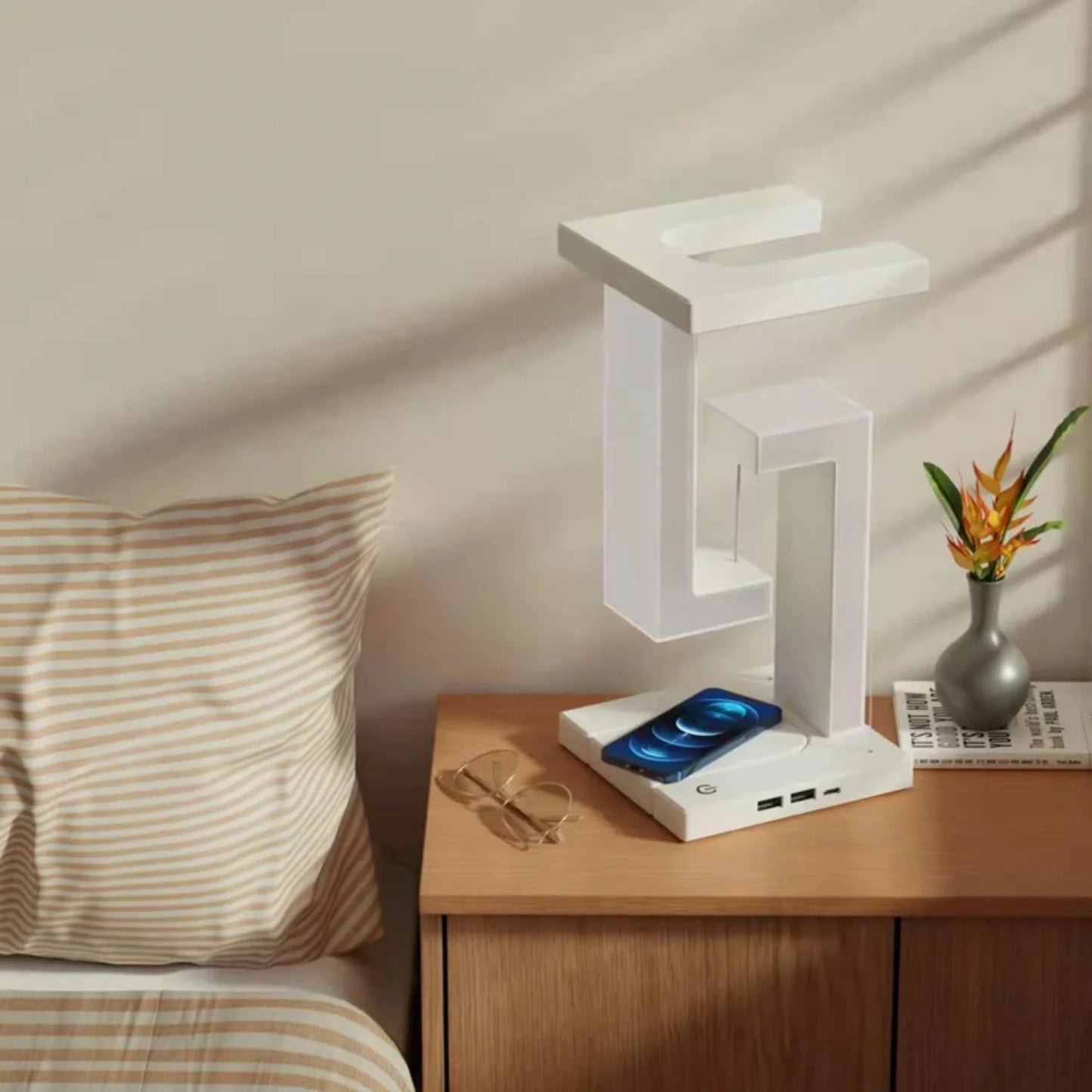 Novelty floating lamp with 10 W  detachable wireless charger decorative light  bedroom/office